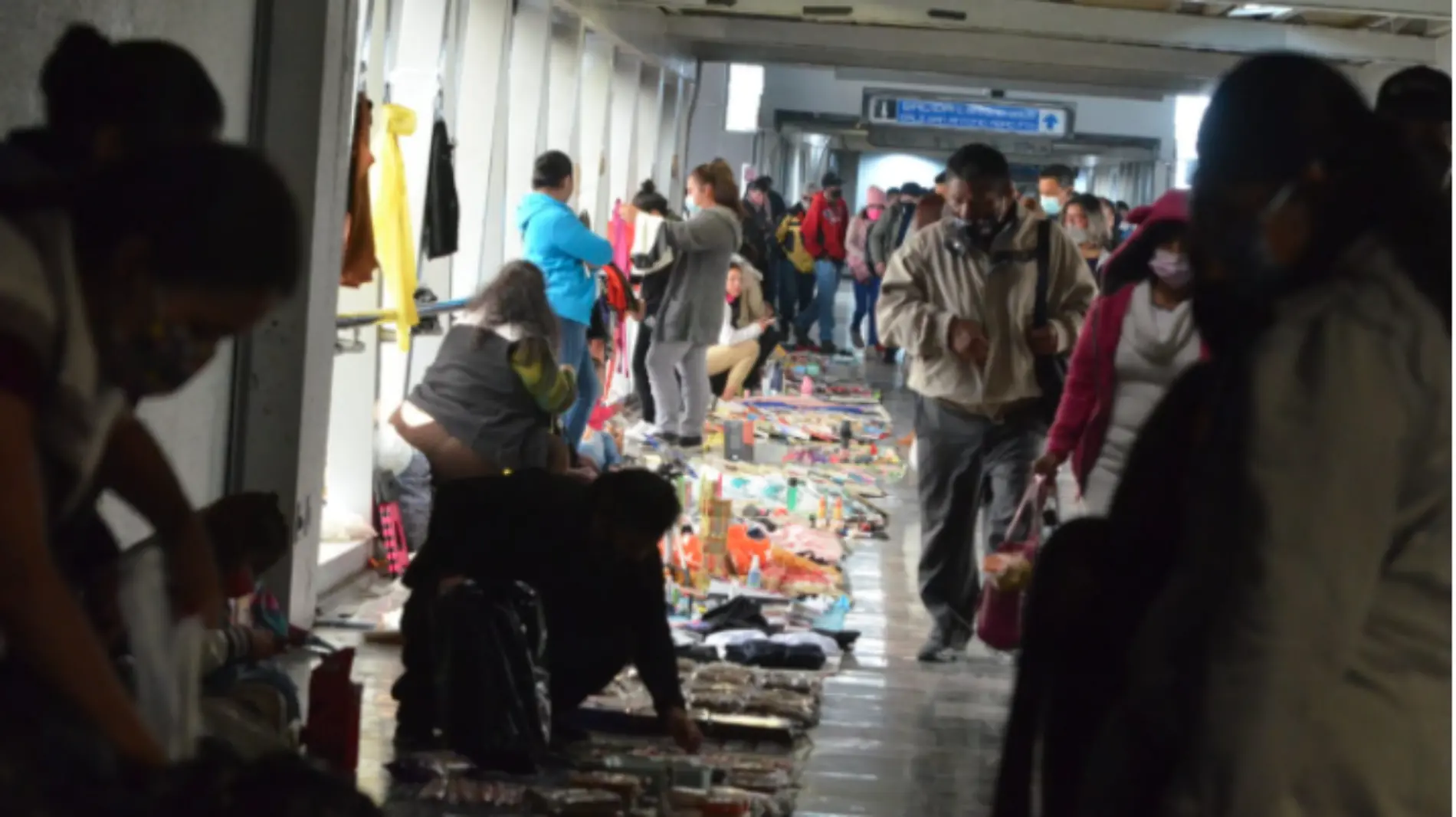 Mercados de colectivos feministas instalados en el Metro